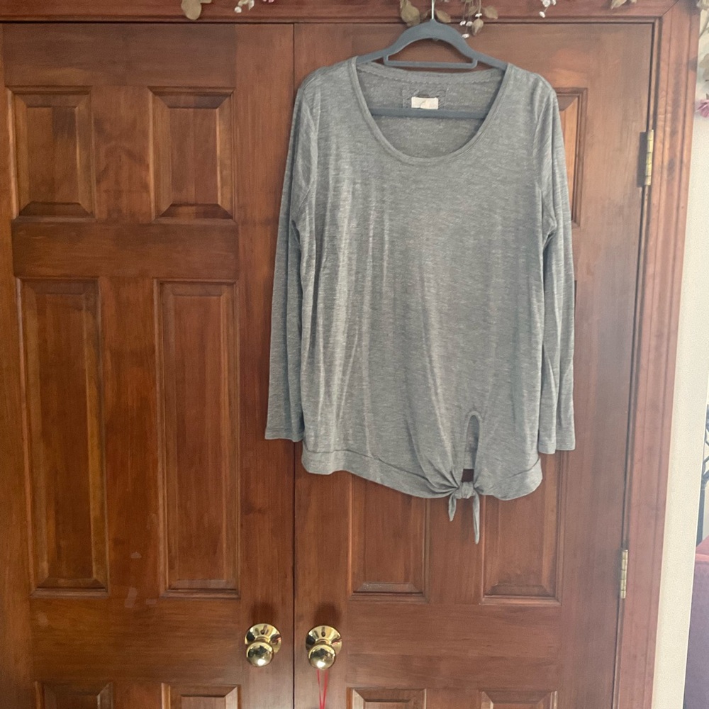 Gray Long Sleeve Women's Top, Cupid, size XL, great condition!